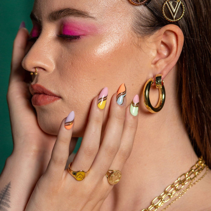 Model Wearing Gold Heart Strong Claddagh Sovereign Ring