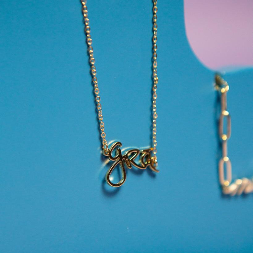 Gold Grá Beag Necklace Closeup