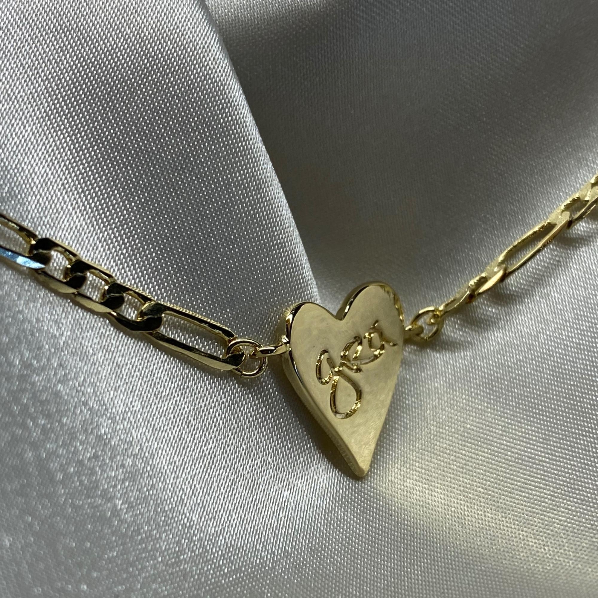 Gold Grá Mór Necklace Closeup