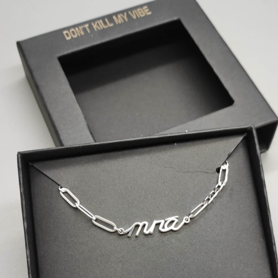Silver Mná Power Necklace Gift Box